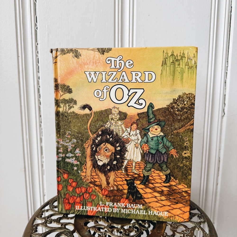 1982 The Wizard of Oz Illustrated Hardcover Book Vintage